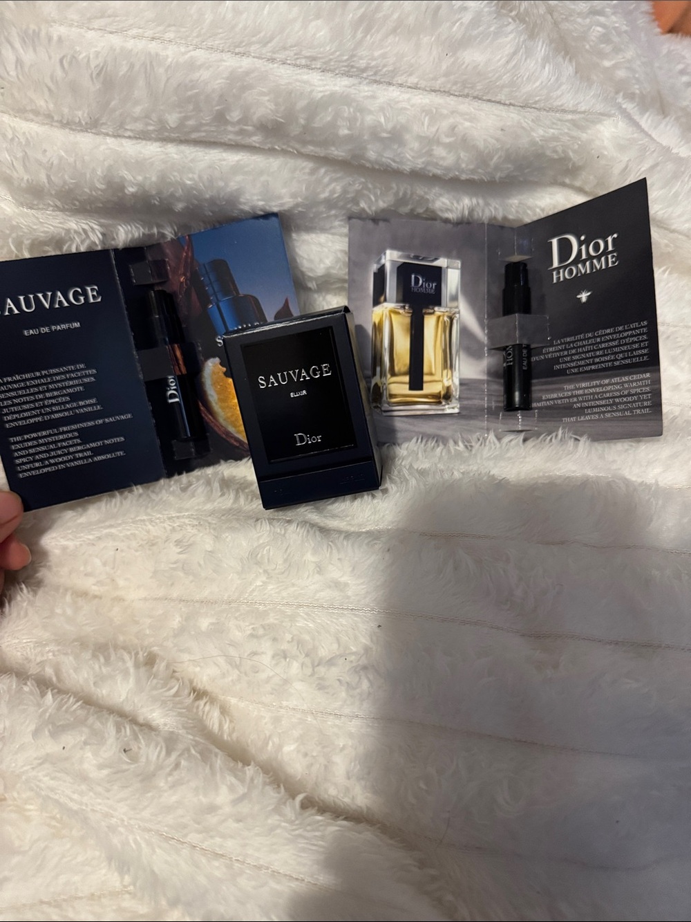 Dior Sauvage Elixir Parfum Concentrate .25 oz/7.5 ml Mini and 2-  1ml sprays - Picture 2 of 3